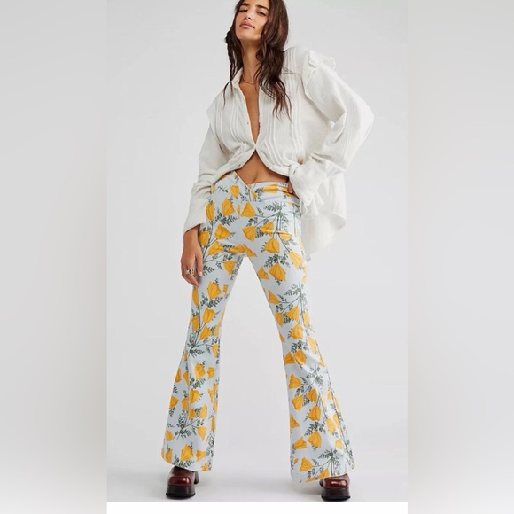 New Free People Venice Beach Flare Jeans in Sky Combo Cali Poppies Size 27 - Picture 1 of 10